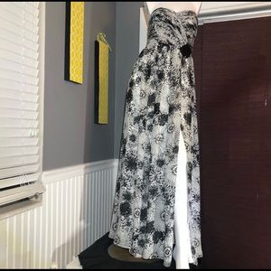 White House Black Market floor length gown: Size 6